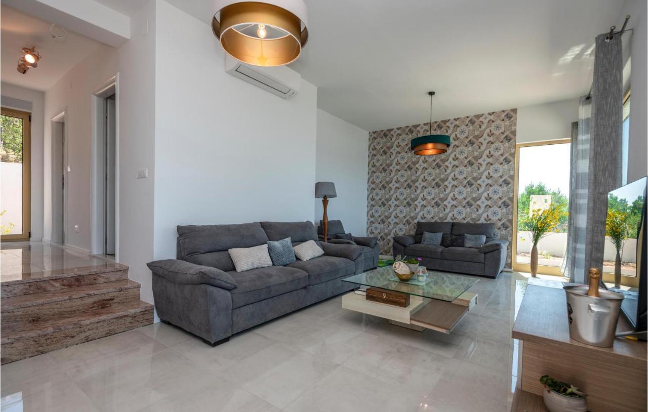 Holiday Home Villetta Belveder 巴什卡沃达 外观 照片
